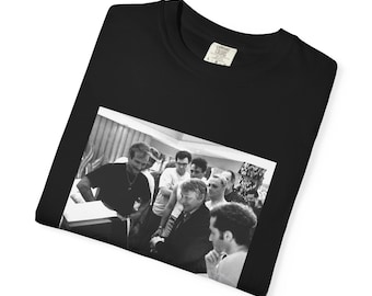 The Birdcage Movie Behind The Scenes | Black and White Band Photo T-Shirt | Vintage Group Portrait Tee | Gift