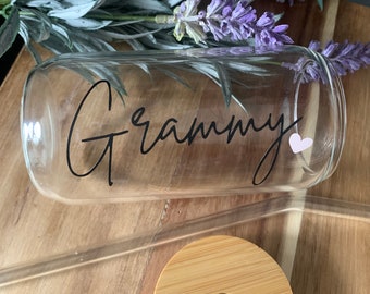 Taza de café helado personalizada con tapa y pajita para abuela, abuela, bubbe, oma, gigi, vaso de cerveza personalizado, vaso de vidrio, taza de 16 oz