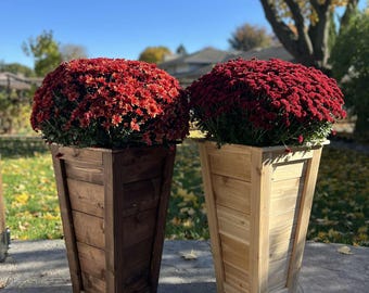 Planter Box DIY Plans - Cedar Planter | Tapered planter | Wooden Planter | Fall Decor