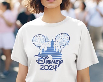 Disney Castle 2024 Crewneck Camiseta de manga corta unisex / Inspirada en Disney / Camisa de parque temático