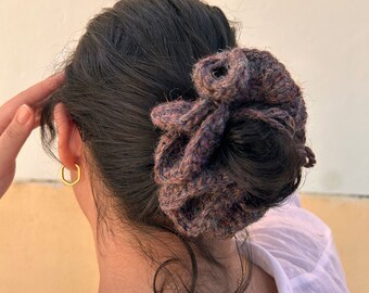 Oversized gehaakte scrunchie met ruches | lokaal geproduceerd garen