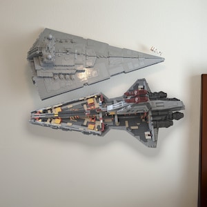 UCS LEGO Venator-Class Republic Attack Cruiser Wall or Table Mount (For kit 75367) Left or Right Facing