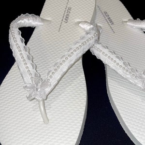 Wedding Flip Flops, Beach Wedding Flip Flops, Flower Sandals, Beach Wedding Sandals, White Bridal Flip Flops, Beach Bride