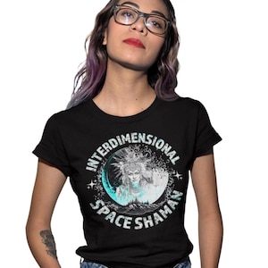 Camiseta de chamán espacial metafísico, diseño de luna desgastada, ropa de trabajador de la luz, camiseta unisex