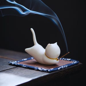 Ceramic Cat Incense Burner – Relaxation Aromatherapy Decor for Yoga, Meditation, Zen Spaces & Thoughtful Gifts for Cat Lovers