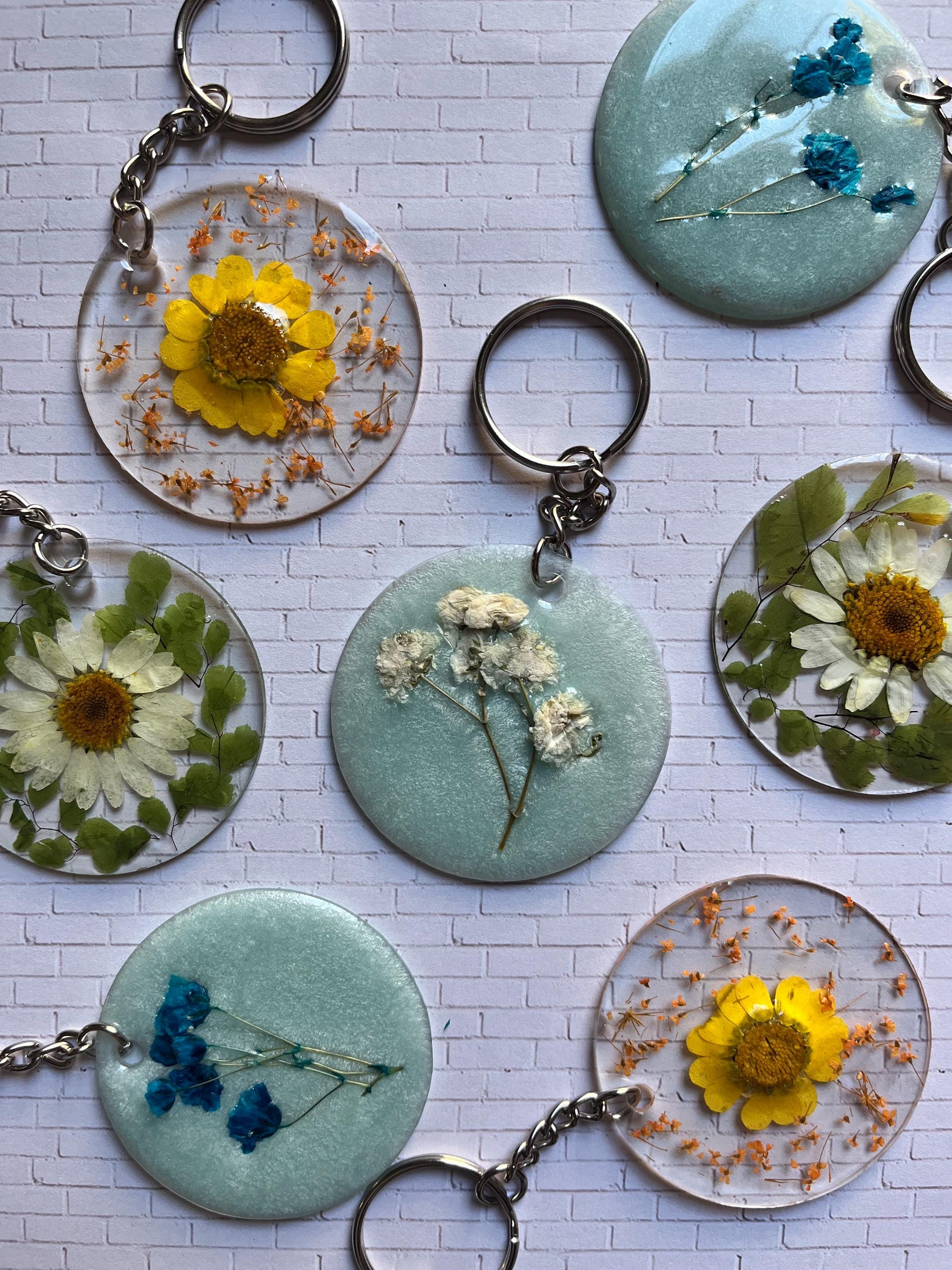 Pressed Flower Keychain - Acrylic Keychain With Real Flowers and