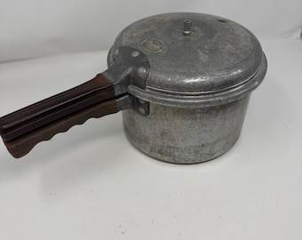 Vintage National Presto Cooker Model 60 4 Qt Cast Aluminum Pressure Cooker USA