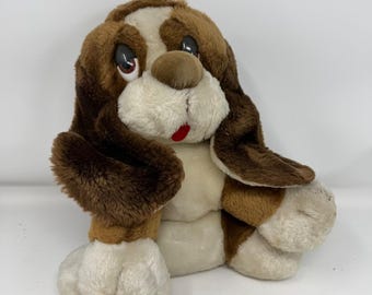 Peluche vintage de perro Basset Hound de Russ Baxter, color marrón y blanco, con orejas caídas, fabricado en Corea, 25 cm (10 pulgadas)
