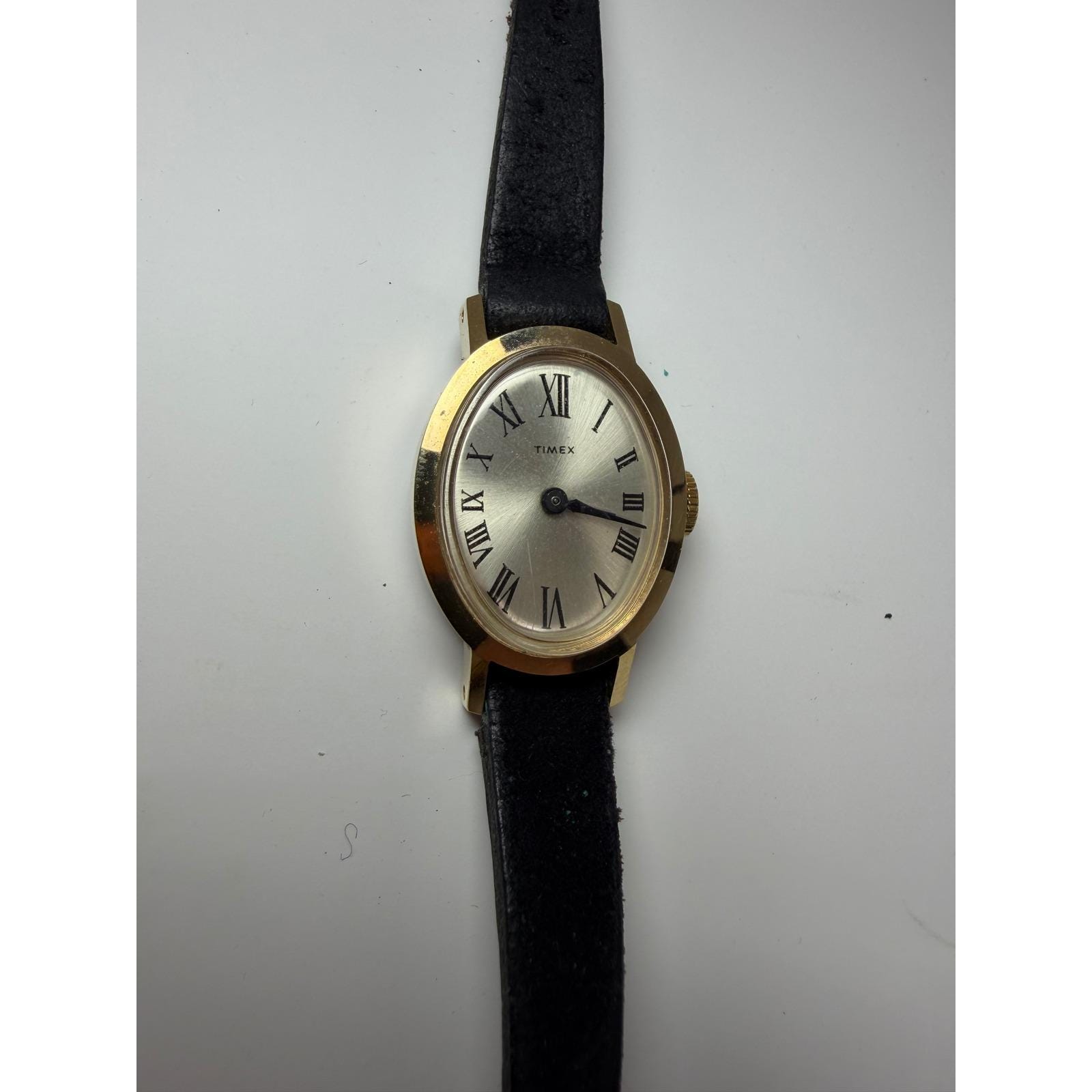 Vintage Timex Womens Black Leather Strap Gold Oval Face Watch Leather Strap Timex Oval Watch Timex Ladies Gold Oval Face  main image 2