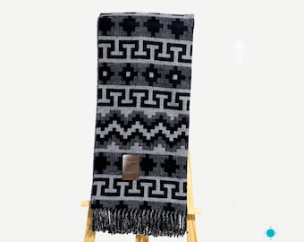 Handgemachte graue Alpaka-Decke: Weiche Decke (145x72 Zoll)