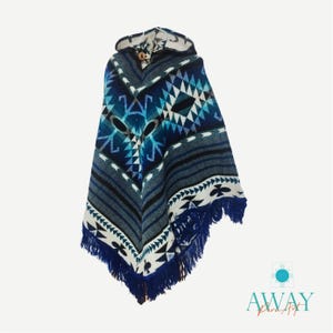 Alpaca poncho, Unisex alpaca poncho.  Shaped style. Ecuadorian poncho. Wool poncho. Native alpaca poncho Poncho, Beautiful poncho, Gift