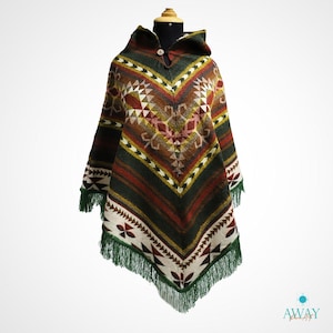 Brown Alpaca poncho, Unisex alpaca poncho.  Shaped style. Ecuadorian poncho. Wool poncho. Native alpaca poncho Poncho, Beautiful poncho,