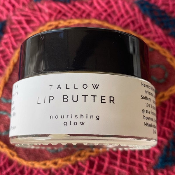 Tallow lip balm / Tallow lip gloss / Grass Fed lip butter /  Dry lips / Cracked Lips  /  Fragrance Free / 1/2 oz Glass Jar