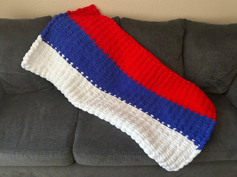 Chunky Knit SERBIAN Flag Blanket, Serbian Flag Blanket, Serbia Flag