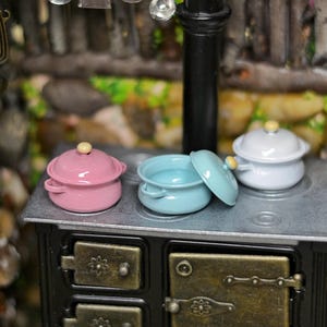 Miniature Metal Casserole Pot with Lid – Functional Mini Cookware