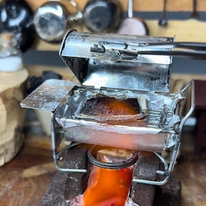 Funktionaler und dekorativer Miniatur-Ofen im Vintage-Stil aus Metall