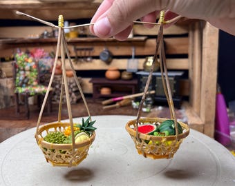 ミニチュア竹かご（持ち運び用ポール付き）、ヴィンテージアジアン