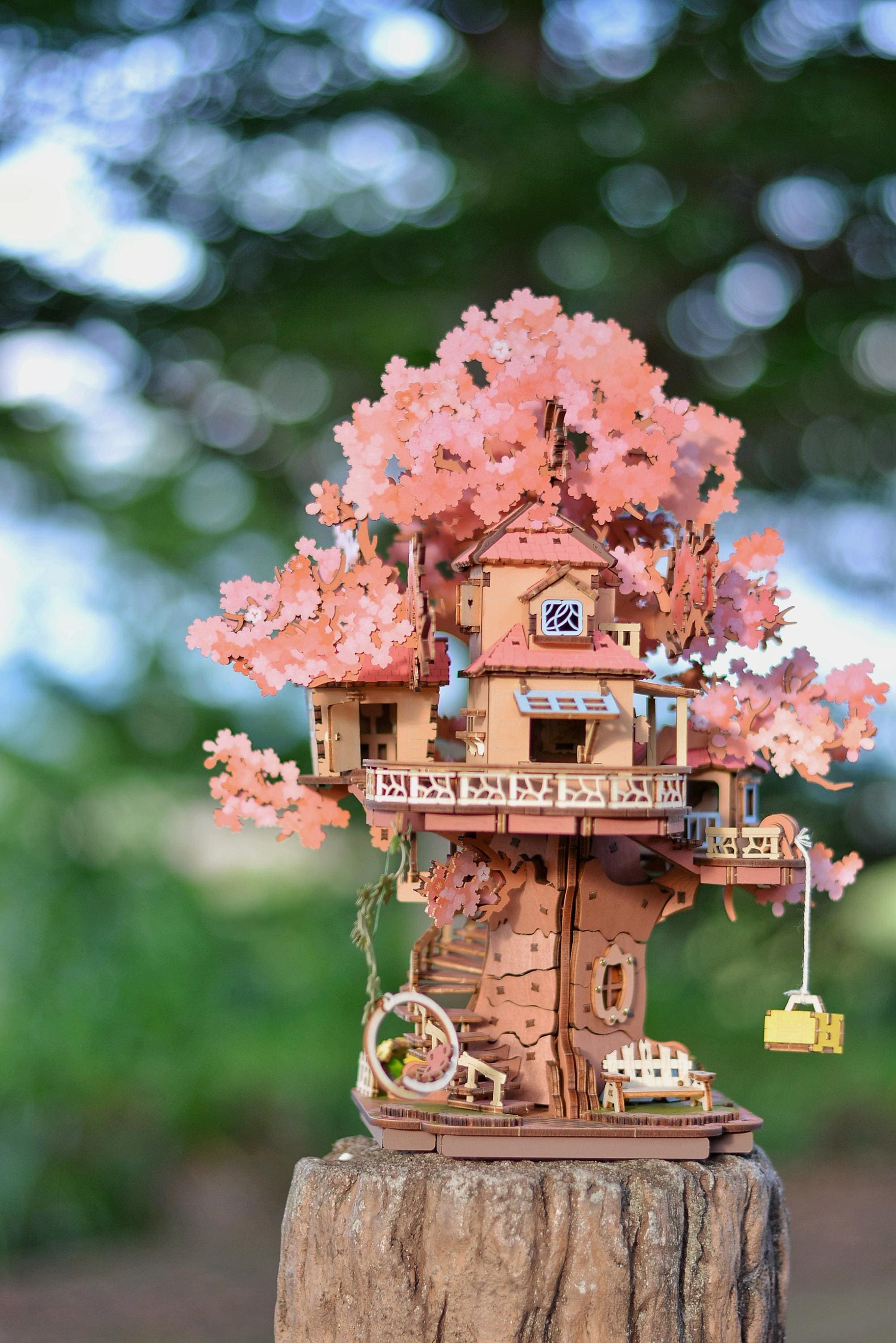 ミニチュアツリーハウスジオラマ：DIY 3Dパズルまたは組み立て式妖精の