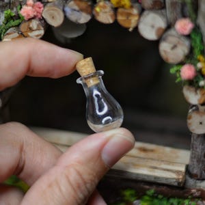 Miniature Teardrop Glass Bottle: Dollhouse Fairy Garden Potion Prop