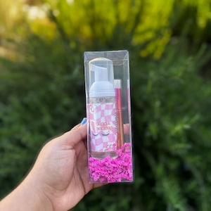 Foaming Lash Extension Cleanser – Gentle and Oil-Free Eyelash Shampoo | Includes Cleansing Brush & Spoolie