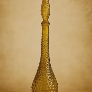 Tall vintage amber bubble glass decanter – Empoli style – 1960s retro décor