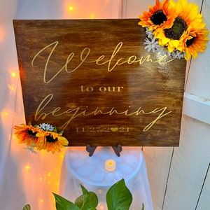 Herzlich Willkommen zu unserer Hochzeit gebeiztem Holzschild mit Sonnenblumen