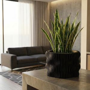 The Calm Planter | Modern Wavy Plant Pot | Scandi Decor