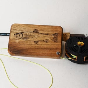 Maßgeschneiderte Fliegenfischerbox, Geschenk für Fliegenfischer, Walnussholz Tackle, Fliegenfischen Geschenke für ihn, Vatertagsgeschenk
