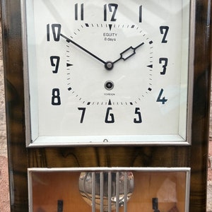 Vintage Eguity Vienna Reloj de pared –Reloj de pared mecánico de la década de 1970 Péndulo oscilante visible