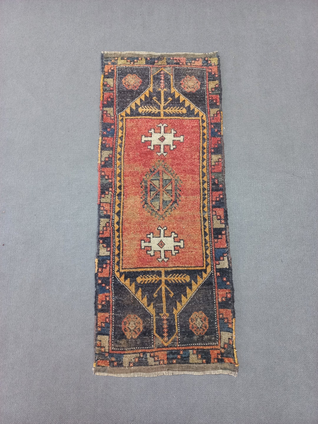 Handmade Vintage Wool Rug: Small Black and Red Accent Rug (1.6x3.7 Ft ...