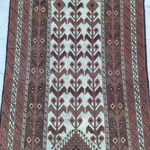 Handwoven Persian Design Rug, unique floor decor, (3.6x6.3 ft) image 6