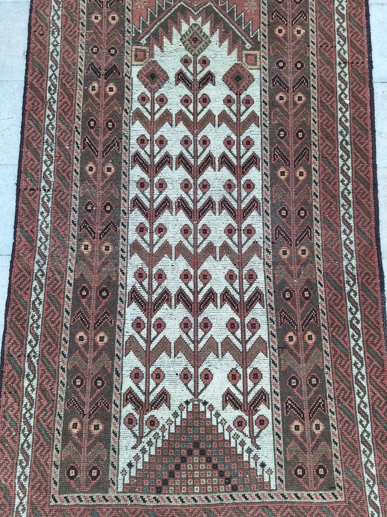Handwoven Persian Design Rug, unique floor decor, (3.6x6.3 ft) image 6