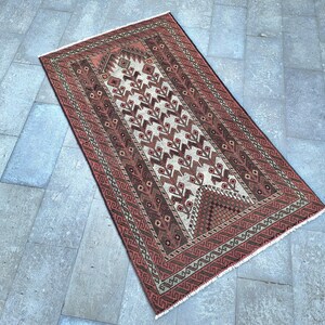 Handwoven Persian Design Rug, unique floor decor, (3.6x6.3 ft) image 5