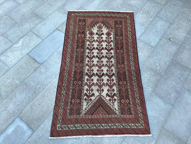 Handwoven Persian Design Rug, unique floor decor, (3.6x6.3 ft) image 8