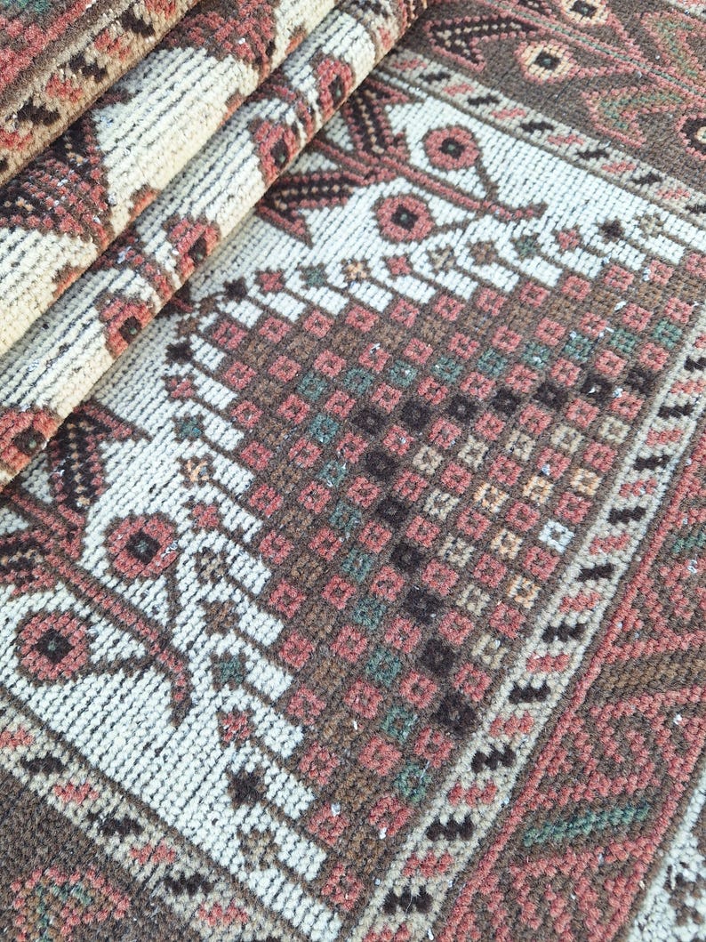 Handwoven Persian Design Rug, unique floor decor, (3.6x6.3 ft) image 7