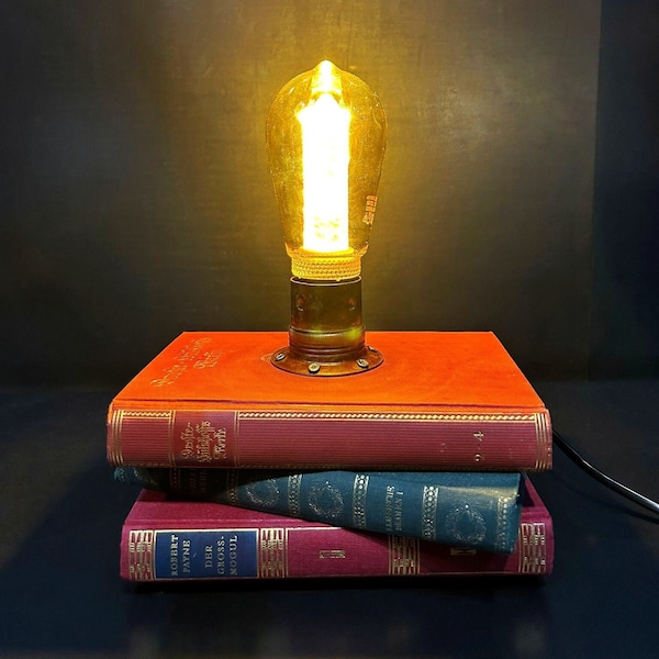 Bücherlampe "Gigantica" - Tischlampe aus 3 Büchern