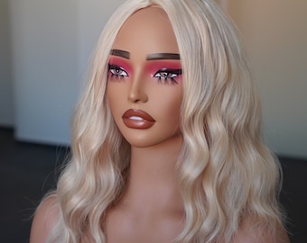 Platinum Golden Blonde Short Wavy Wig with Bangs