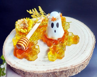 Ghost - Queen Bee - Pet Ghost op gesneden hout - Alternatief Spooky Home Decor, Hekserij, Halloween