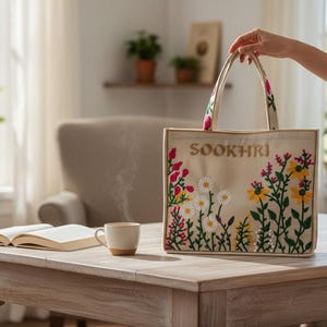 Borsa tote Sookhri ricamata a mano con motivi floreali, taglia grande