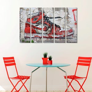 Impression sur toile de baskets street style, art mural graffiti urbain, décoration tendance jeunesse, art baskets tendance, décoration murale tendance, toile urbaine moderne