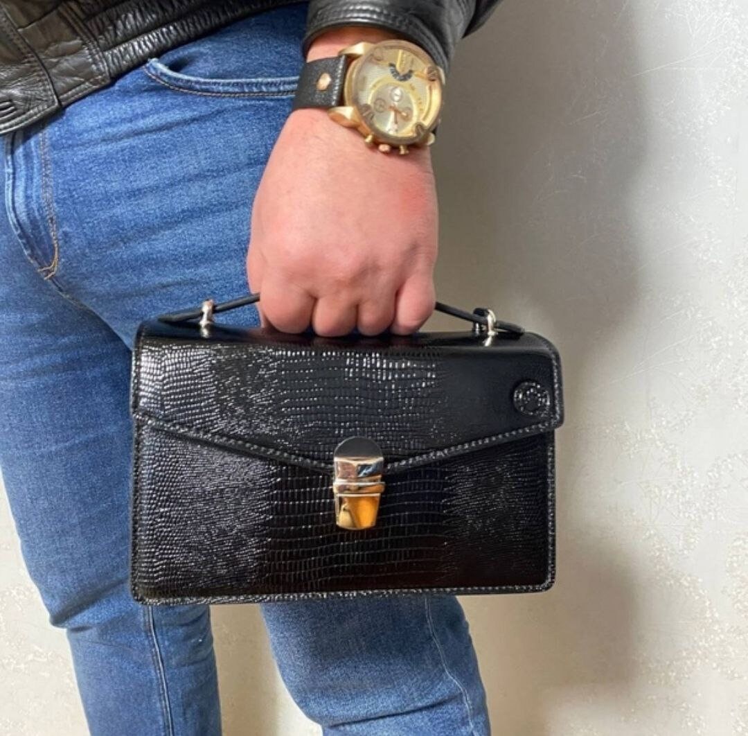 Guy purse online