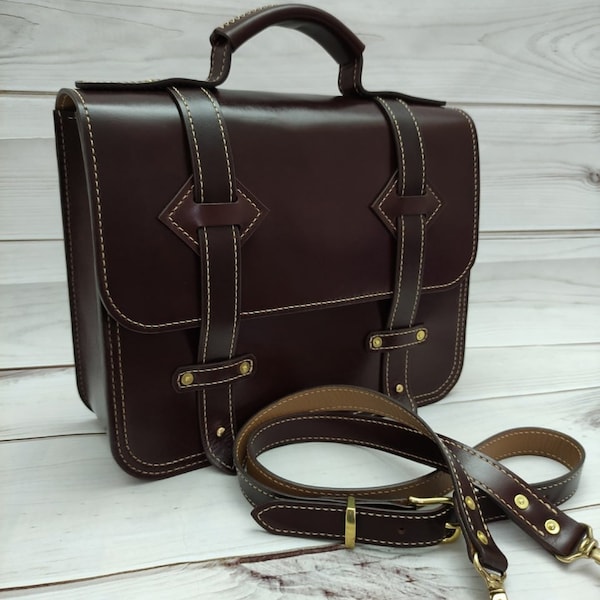 DIY Men's Briefcase Pattern - Craft Your Own Sophisticated and Functional Accessory