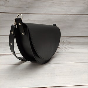 DIY Halbkreis Damen Tasche Muster - Basteln Sie Ihr eigenes stilvolles und modernes Mode-Accessoire