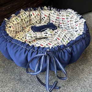 Warm and comfortable Bed for Cat, puff pillow for cat or small dog, modern round pet bed, cat pillows. Pet mat. Bed for pets.