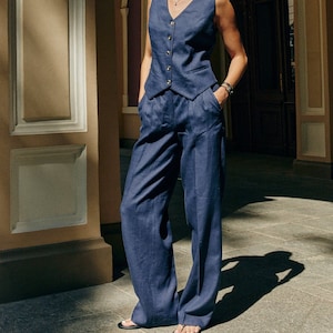 Leinen Palazzo Hose mit weitem Bein: Dunkelblaue Bundfaltenhose mit Taschen