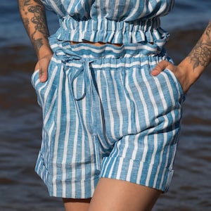 Short taille haute en lin rayé pour femme, avec poches, coupe ample, short large en lin pour femme