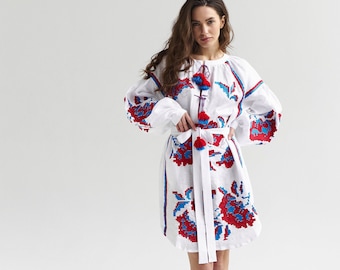 Wit linnen Boho chic geborduurde kaftan, Oekraïens geborduurde midi-jurk, Vyshyvanka-jurk