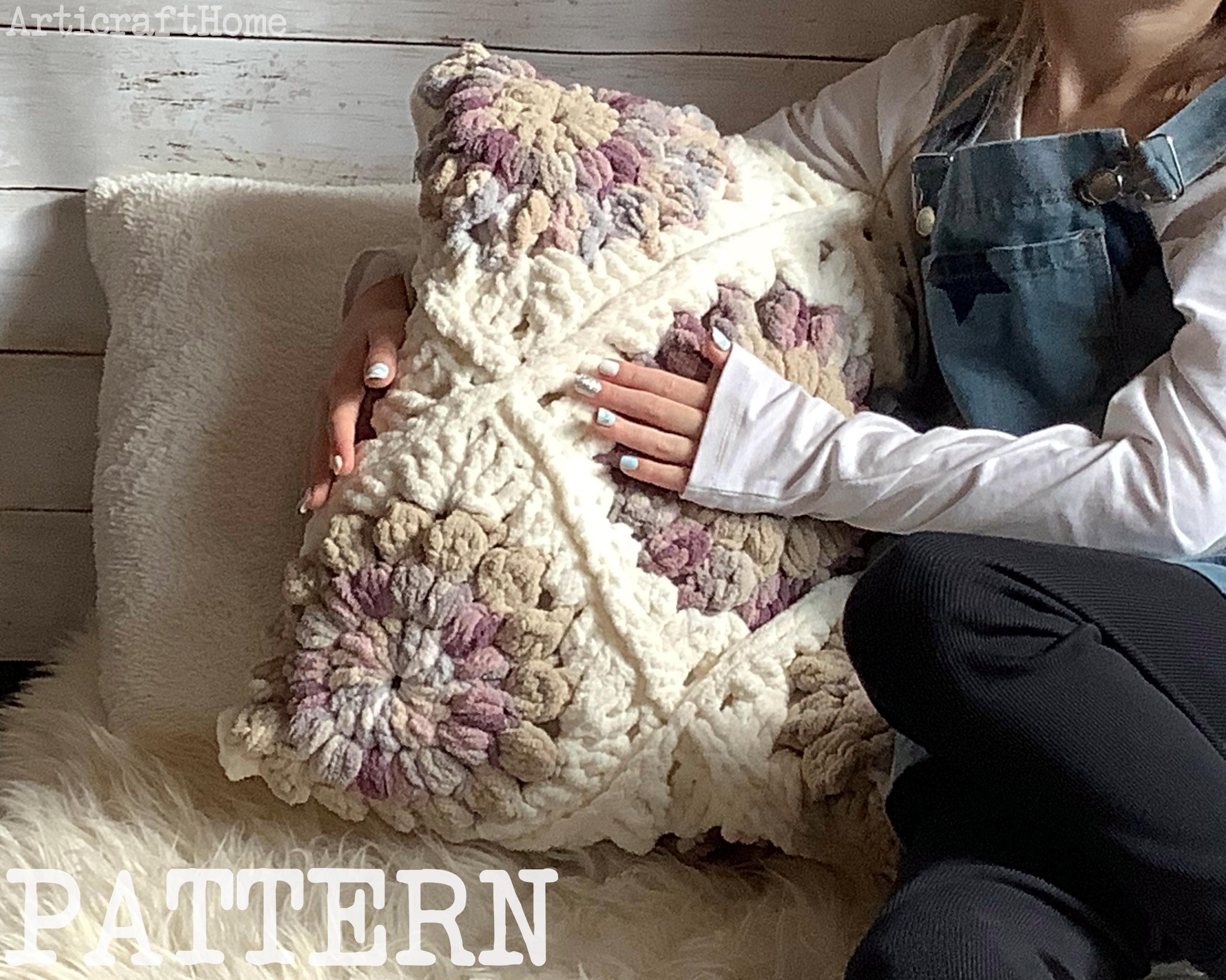 Sunburst Pillow Pattern with Granny Stitch Texture