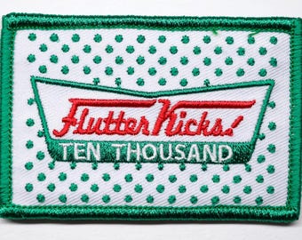 Parche de moral de Ruck, 10 000 donas Flutter Kick Krispy Kreme, bordado con velcro de 2 x 3 pulgadas