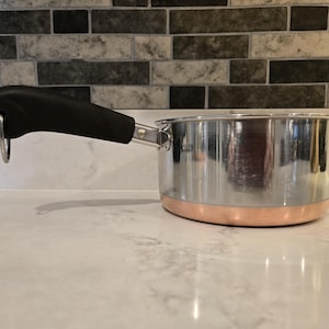 Revere Ware 1 1/2 Quart 1801 Copper Bottom Saucepan